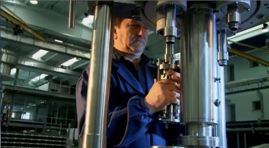 AROL spa - Сборка укупорочного оборудования arol_production_1