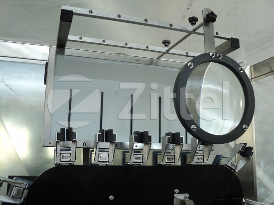 Матовое стекло с люминесцентными лампами и увеличительное стекло Br04 2