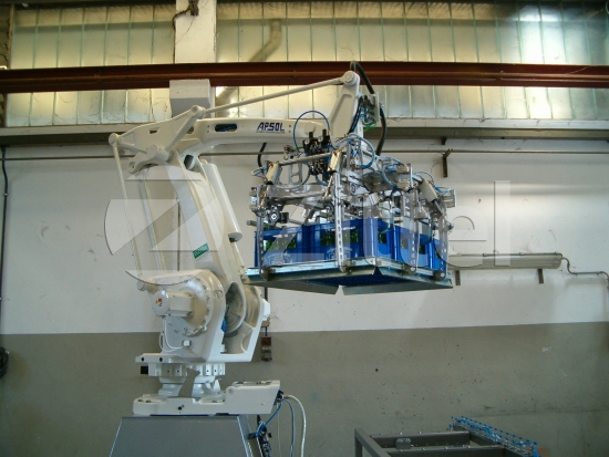 Робот паллетизатор с захватом для ящиков apsol_rp_case